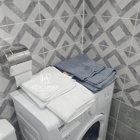 Lux Апартаменты В Центре Караганды На 45 Квартале Karagandy Dış mekan fotoğraf